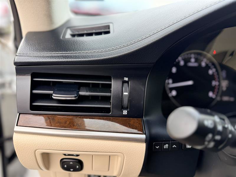 Used 2013 Lexus ES 350 w/ Luxury Pkg FWD image 31