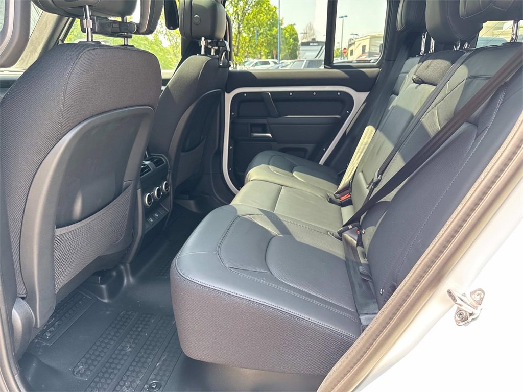 New 2025 Land Rover Defender 110 V8 image 12