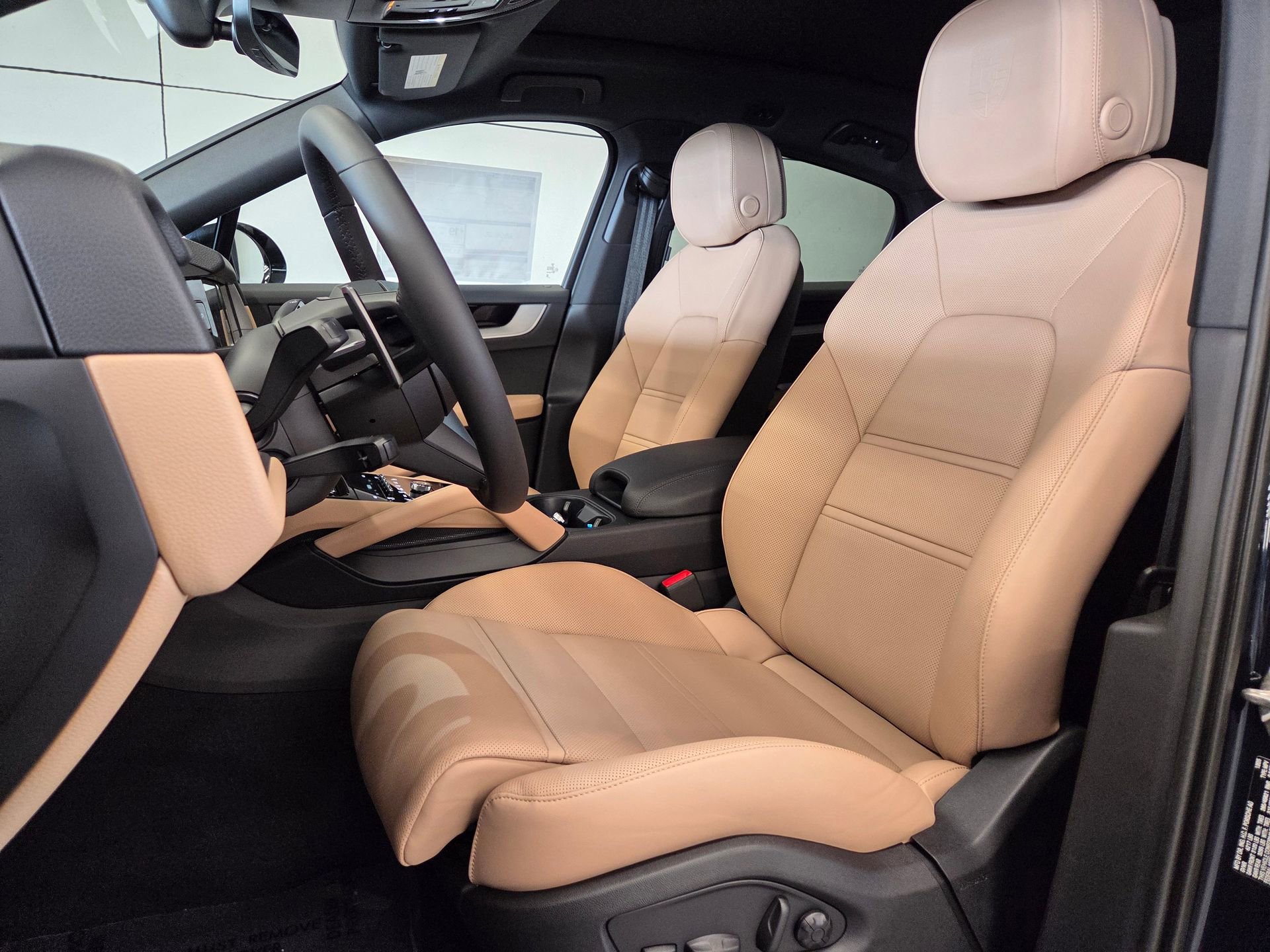 New 2026 Porsche Cayenne Coupe AWD/4WD image 5