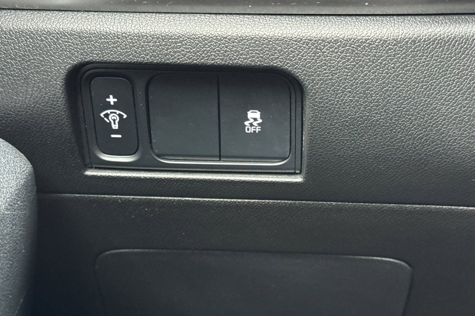 Used 2024 Kia Sorento S image 32