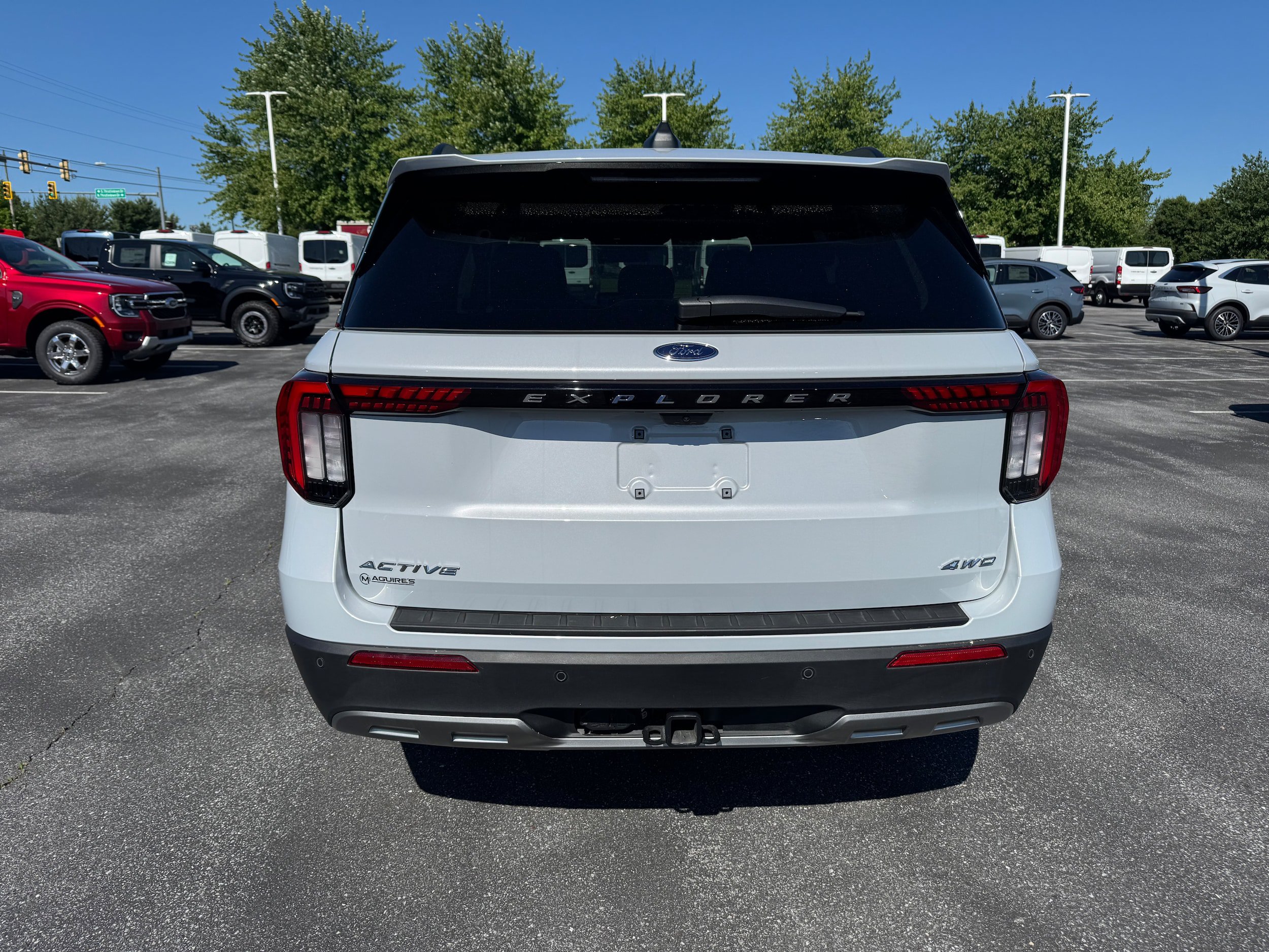 Used 2026 Ford Explorer Active w/ Active Comfort Package AWD/4WD image 4