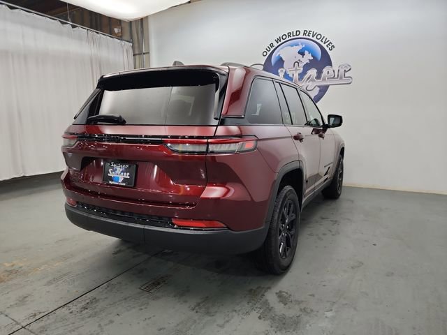 New 2025 Jeep Grand Cherokee Altitude image 9