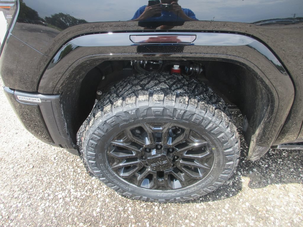 New 2026 GMC Sierra 2500 AT4 w/ AT4 Premium Plus Package AWD/4WD image 13
