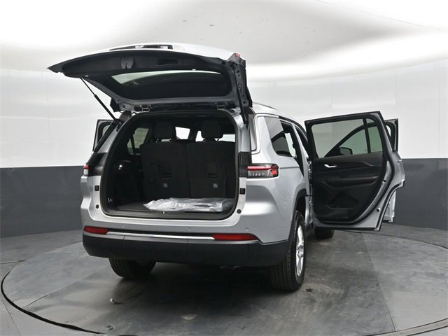 New 2025 Jeep Grand Cherokee L Laredo image 49