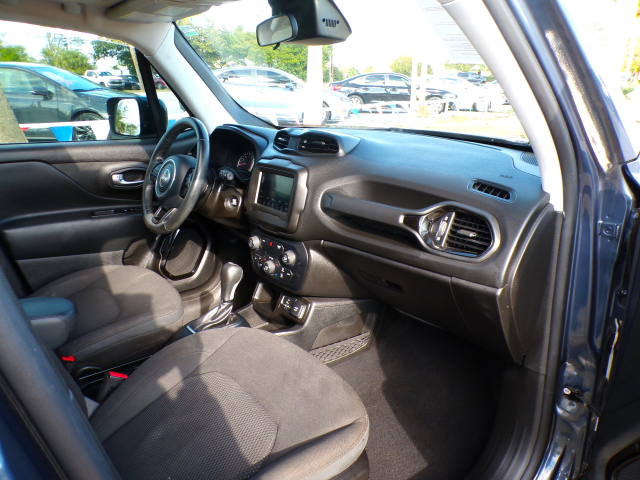 Used 2020 Jeep Renegade Altitude image 21