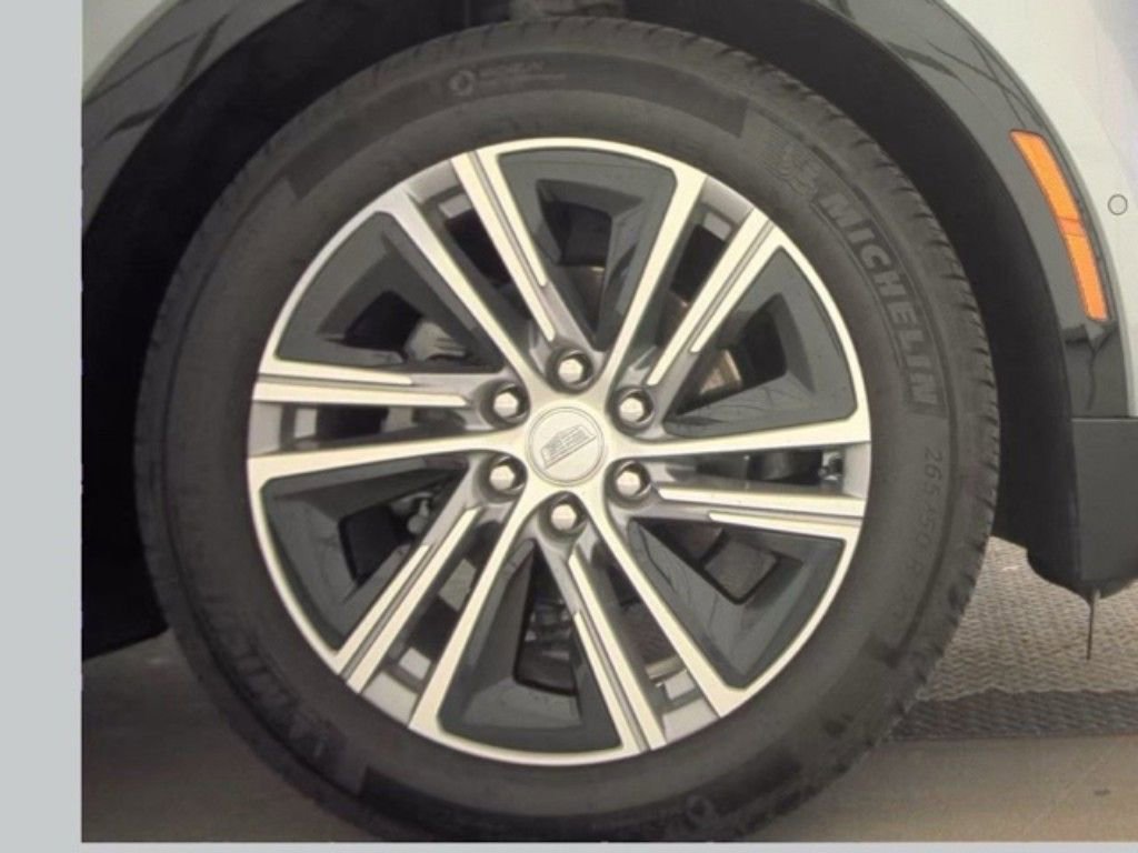 Used 2024 Cadillac Lyriq Luxury w/ LPO, Floor Liner Package image 20