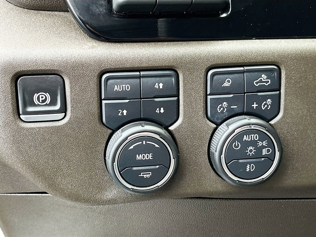 Used 2025 Chevrolet Silverado 1500 LTZ w/ Technology Package image 10