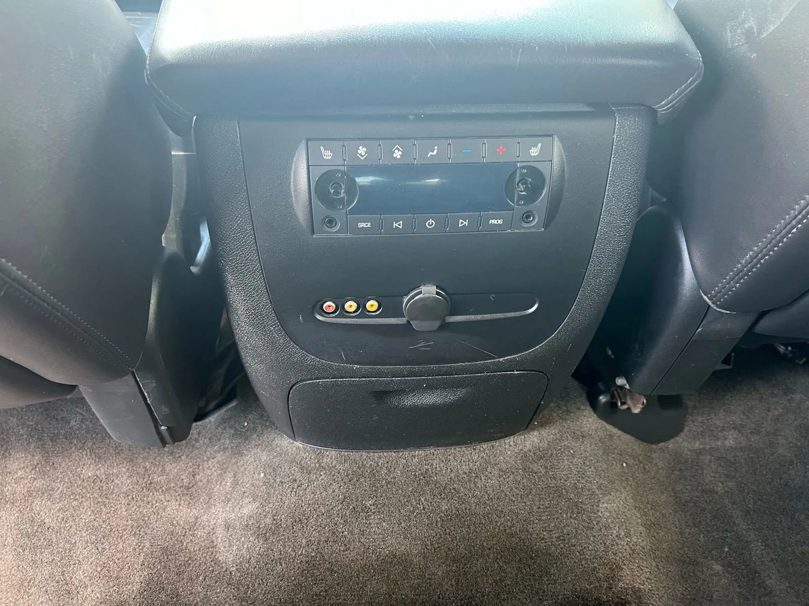 Used 2008 GMC Yukon Denali image 14