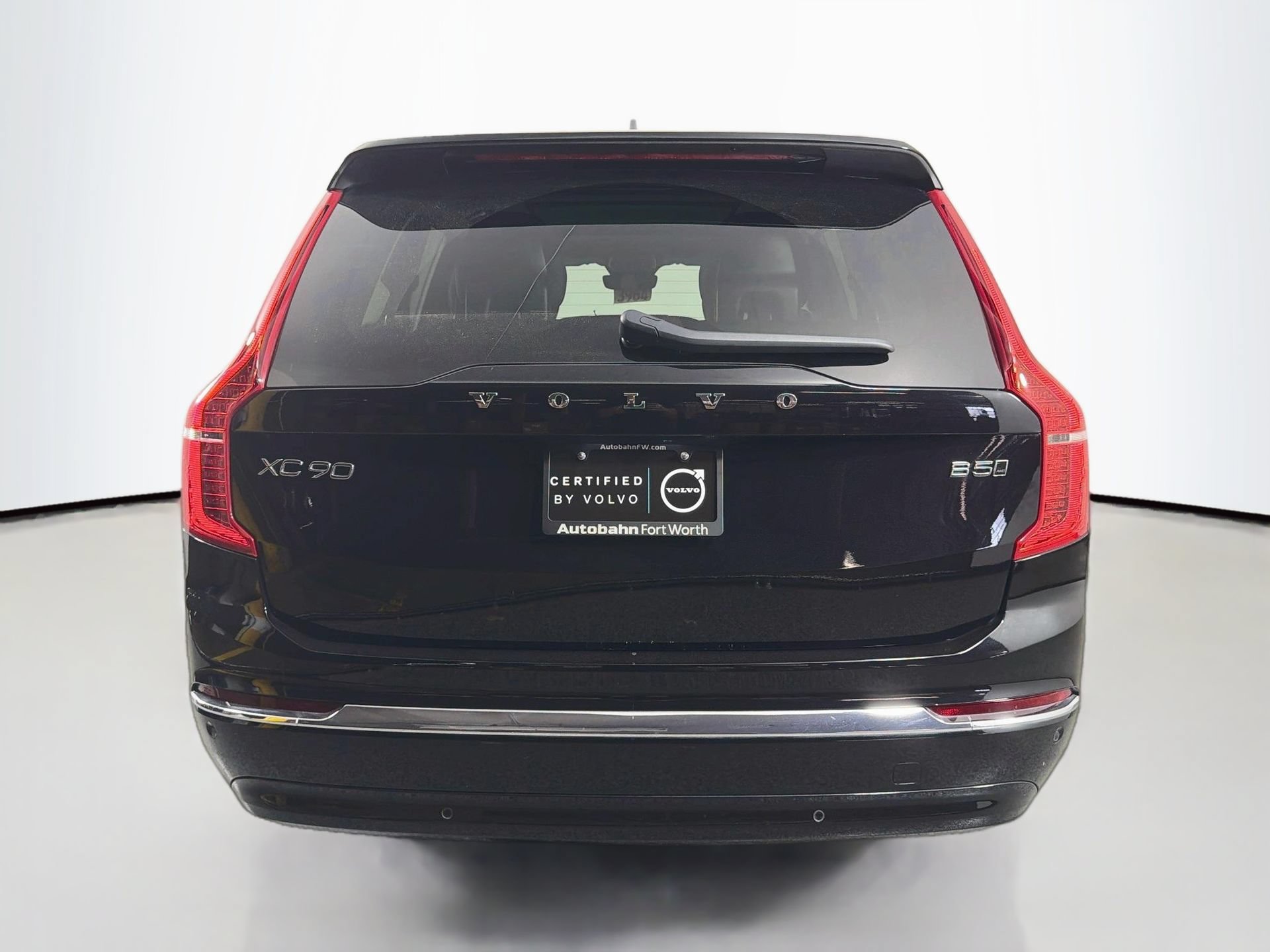Certified 2024 Volvo XC90 B5 Plus AWD/4WD image 7