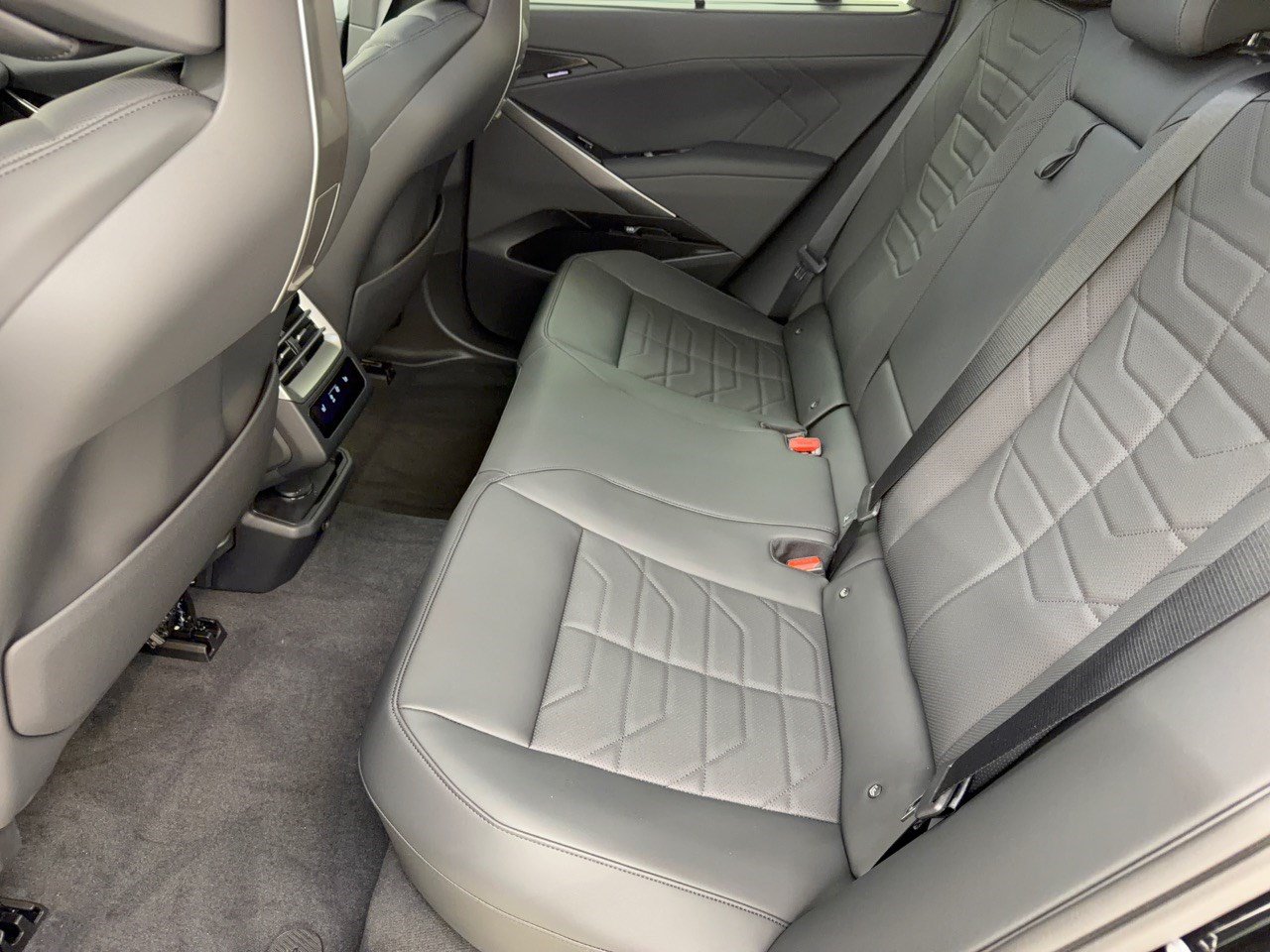 New 2027 BMW X5 xDrive40i w/ M Sport Package AWD/4WD image 25