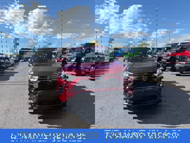 Used 2025 Toyota RAV4 XLE image 3