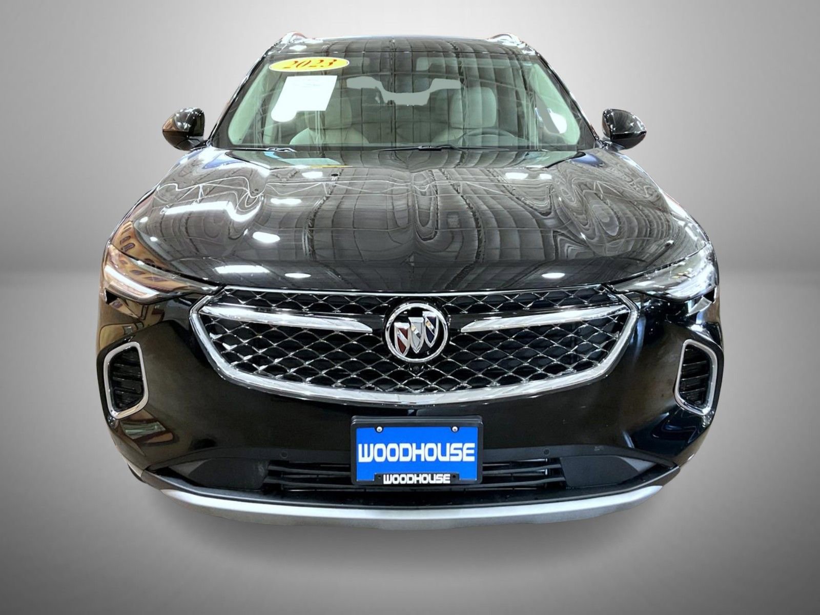 Used 2023 Buick Envision Avenir image 2