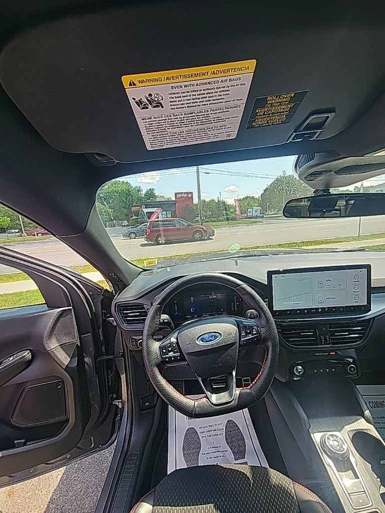 Used 2023 Ford Escape ST-Line w/ Tech Pack #1 AWD/4WD image 2