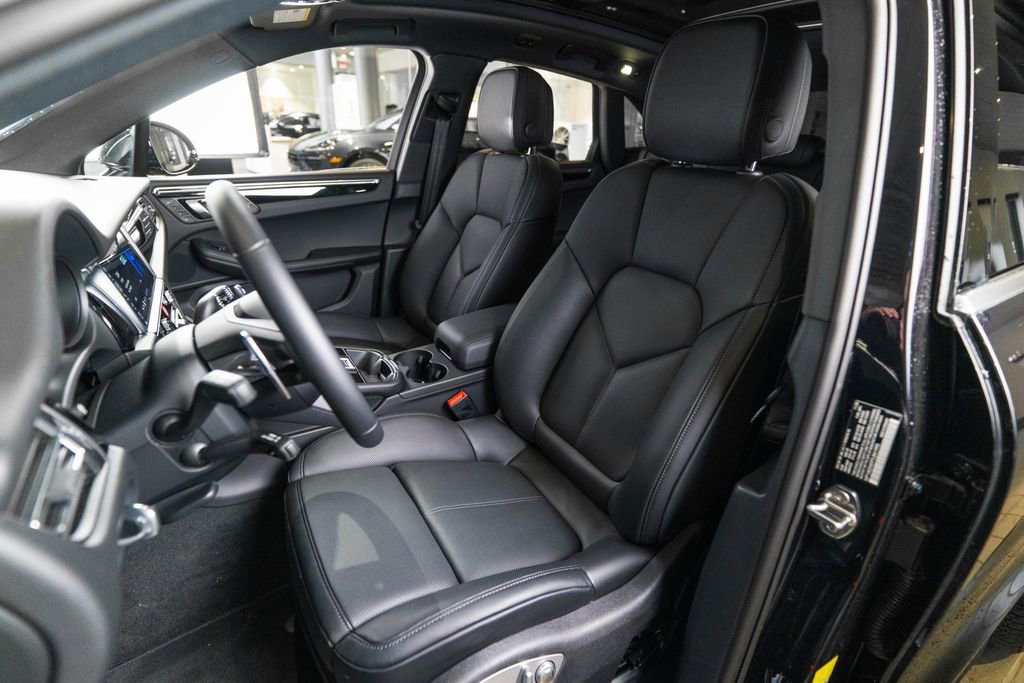 Certified 2026 Porsche Macan S AWD/4WD image 5