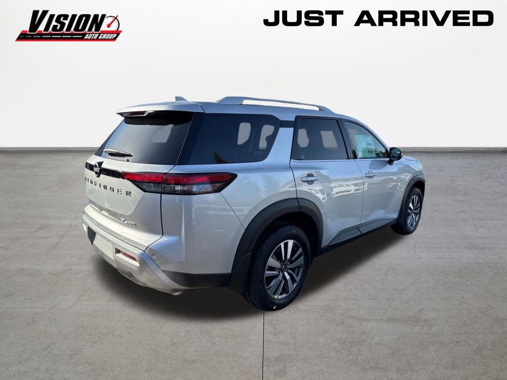 New 2025 Nissan Pathfinder SL image 5