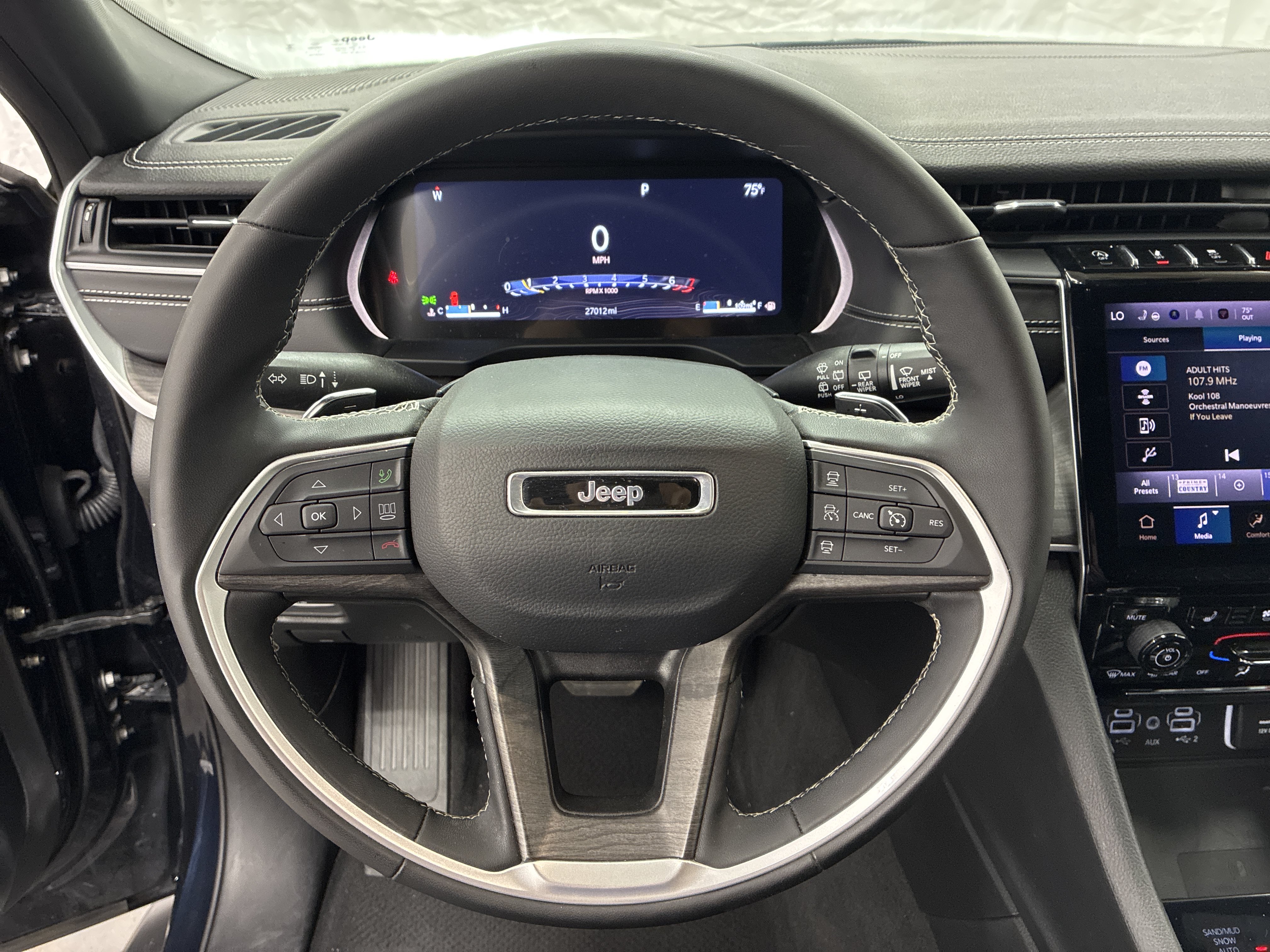Certified 2024 Jeep Grand Cherokee L Limited w/ Luxury Tech Group II AWD/4WD image 24