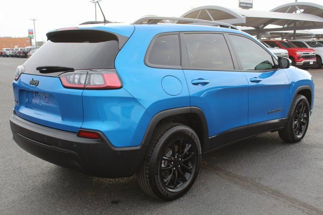 Used 2023 Jeep Cherokee Altitude Lux image 3