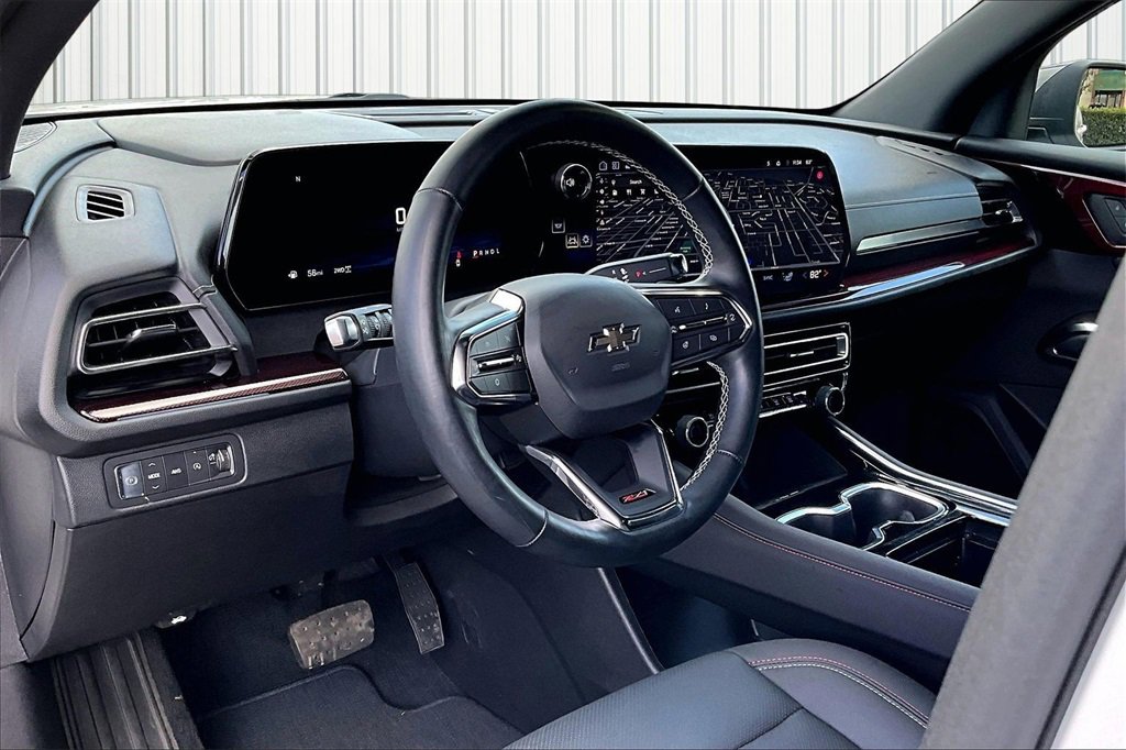 Used 2025 Chevrolet Traverse Z71 w/ Driver Confidence Package image 4