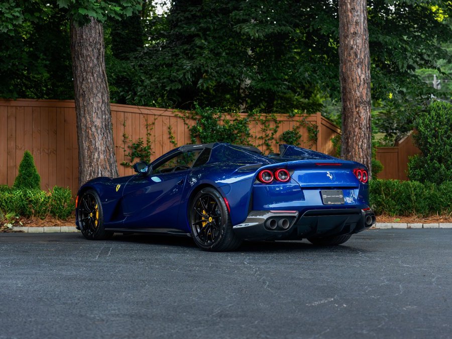 Used 2022 Ferrari 812 GTS RWD image 7