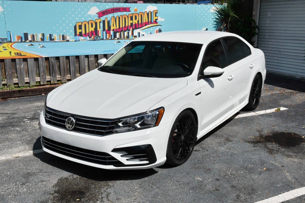Used 2018 Volkswagen Passat 2.0T R-Line FWD image 2