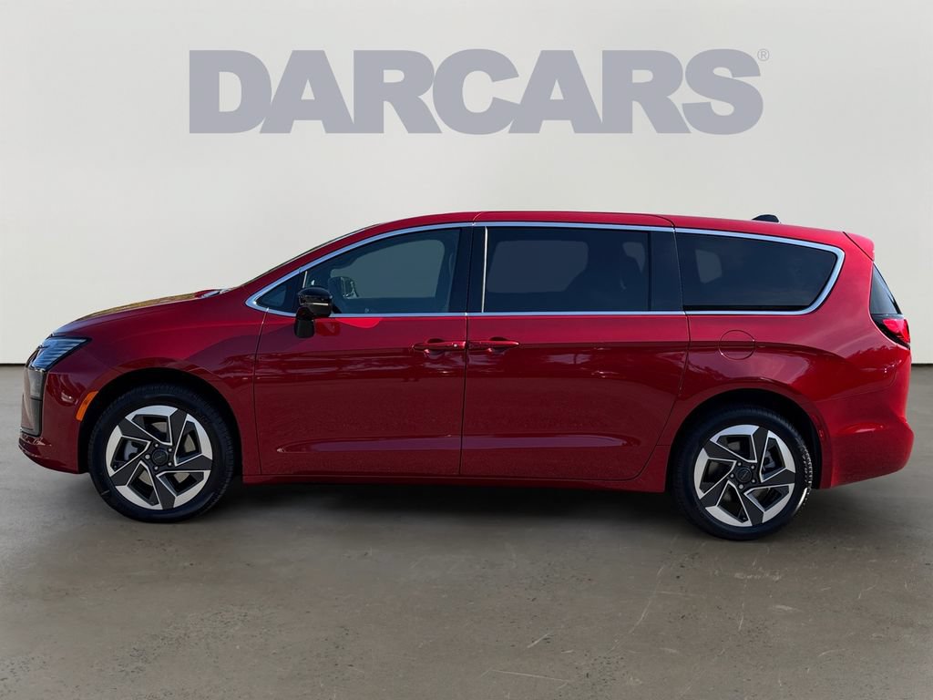 New 2027 Chrysler Pacifica Limited AWD/4WD image 4
