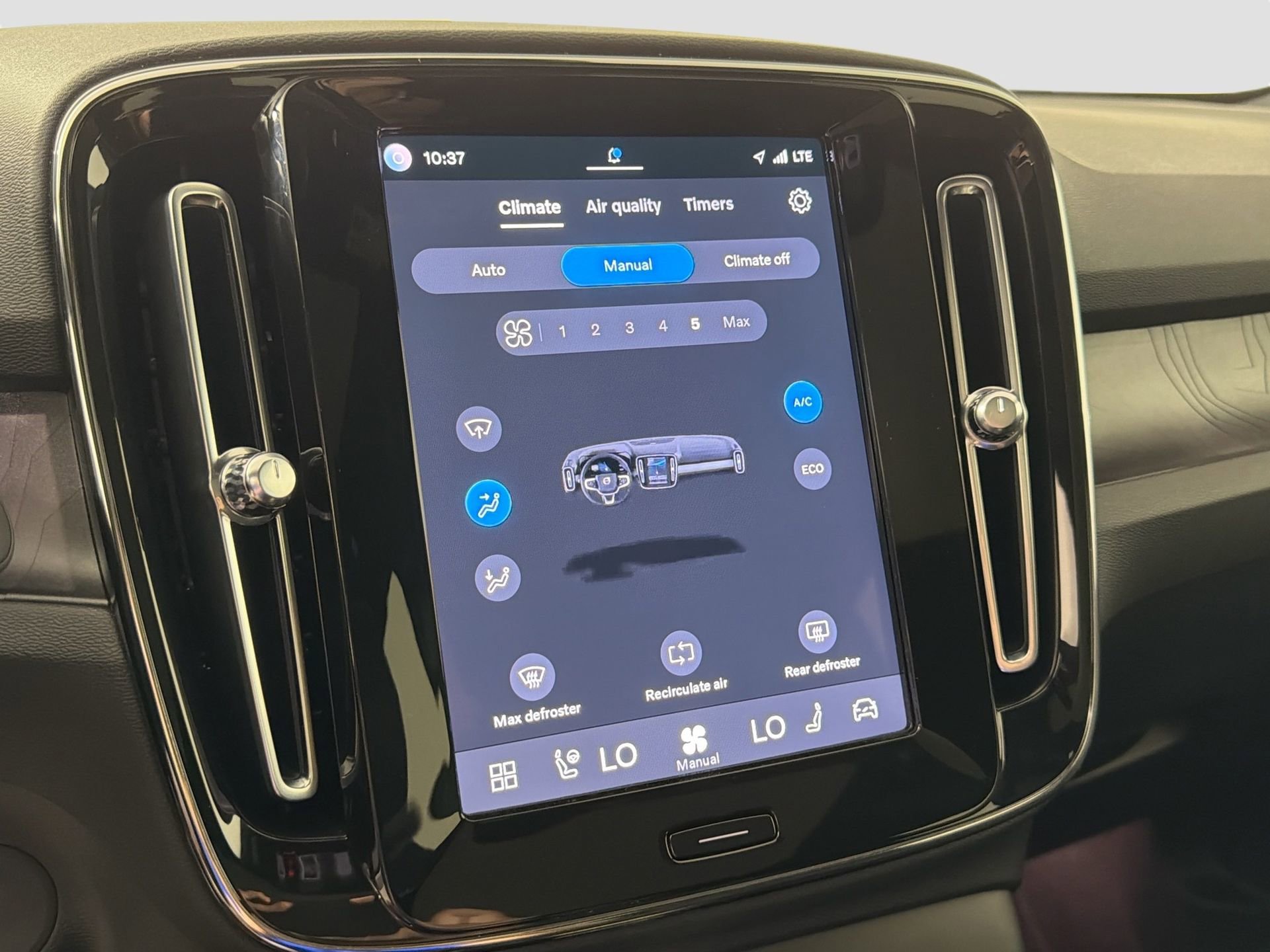 Certified 2023 Volvo C40 P8 Recharge Ultimate AWD/4WD image 15