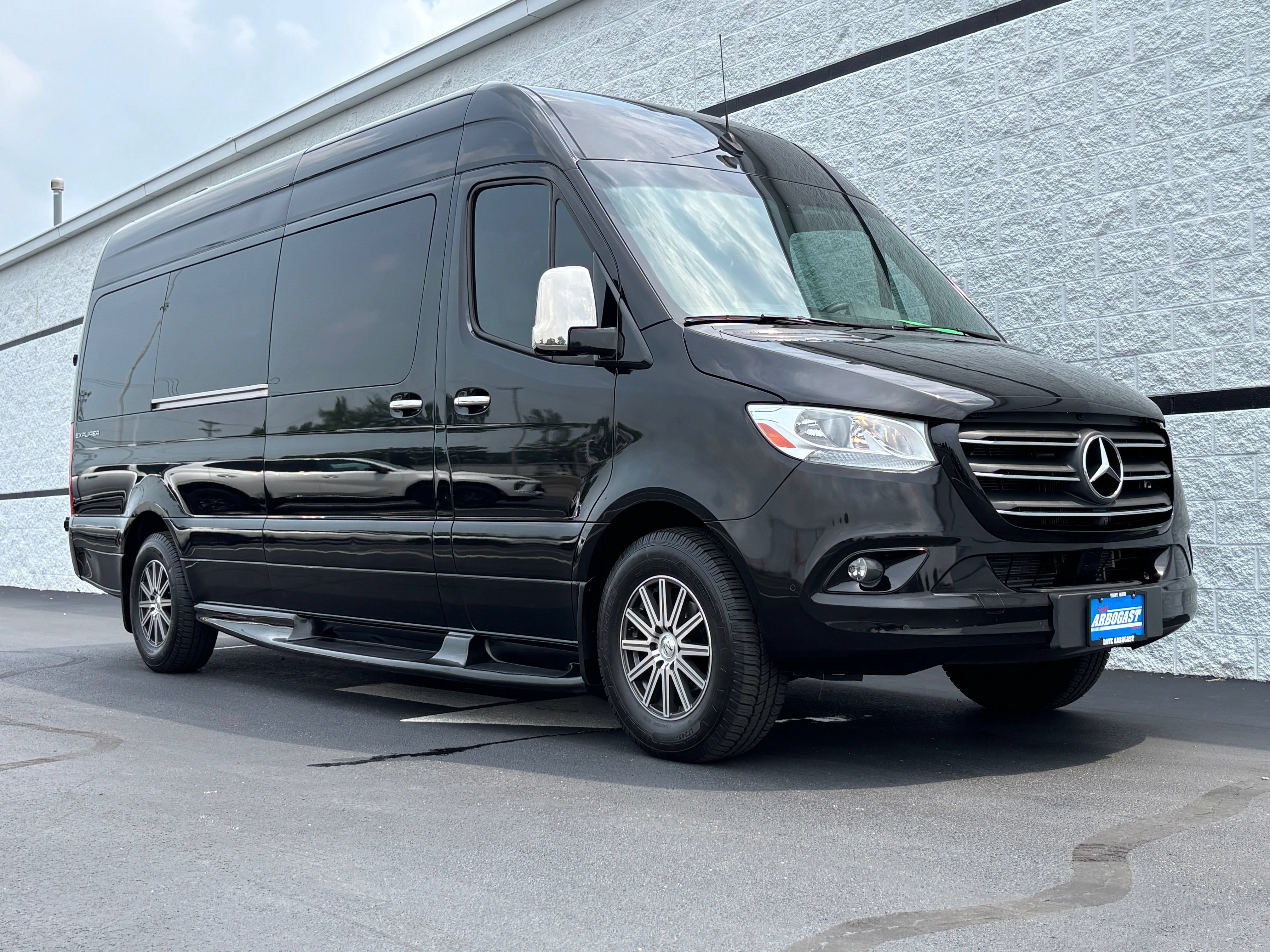 Used 2023 Mercedes-Benz Sprinter 2500 image 3