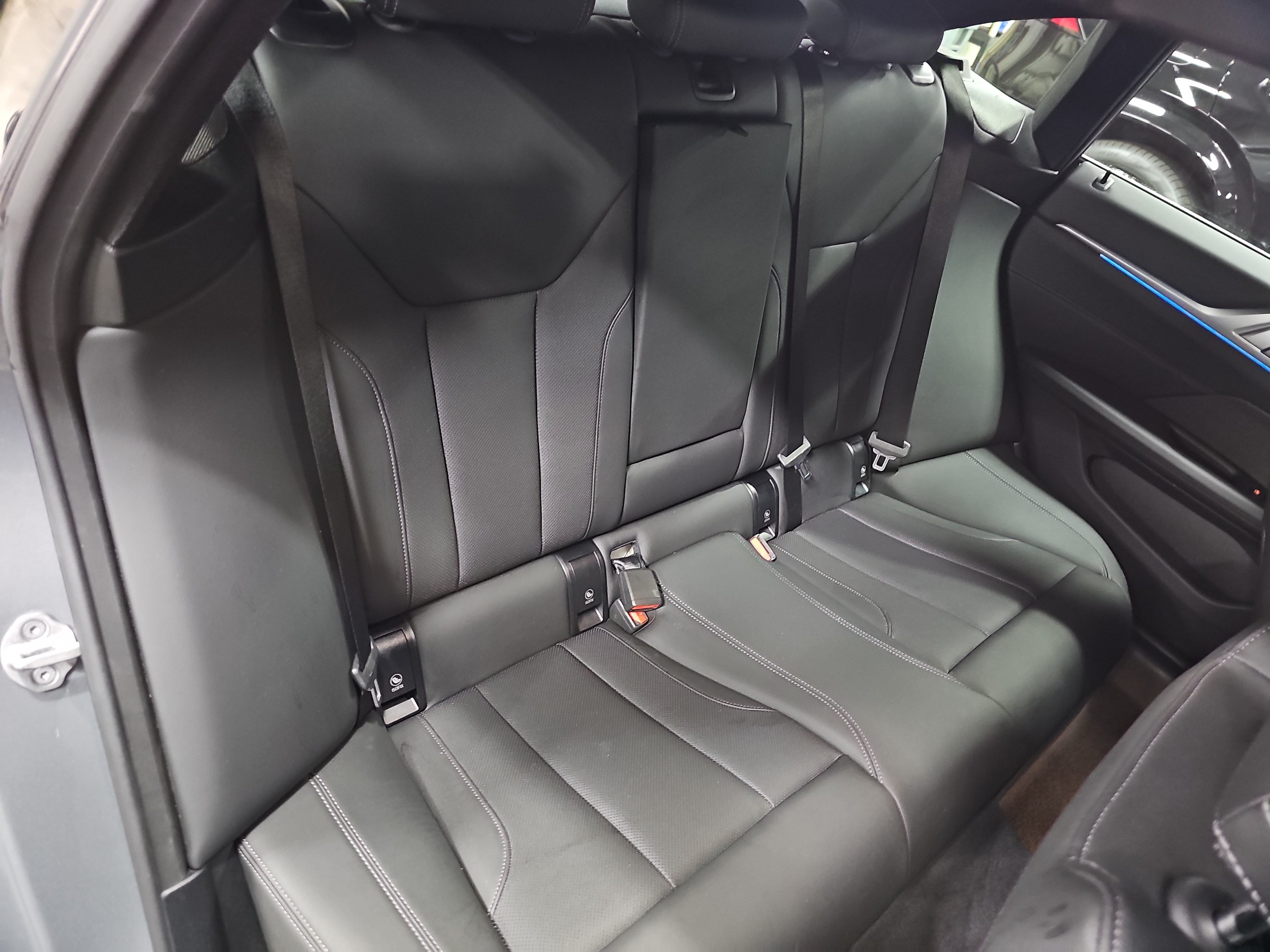 Used 2024 BMW i4 eDrive40 w/ Premium Package RWD image 12
