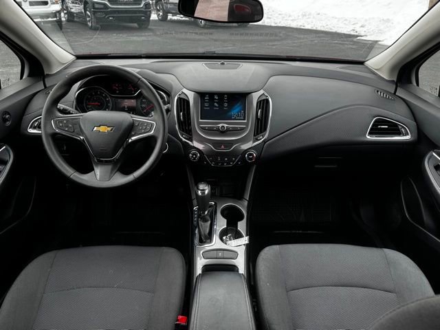 Used 2018 Chevrolet Cruze LT w/ Convenience Package image 18