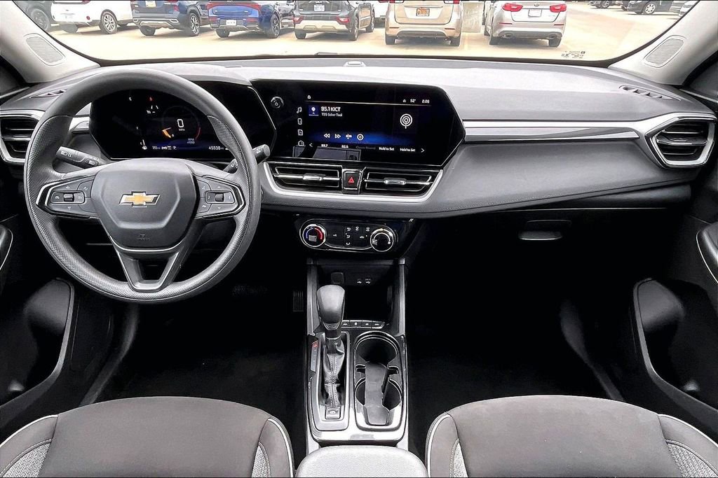Used 2025 Chevrolet TrailBlazer LT AWD/4WD image 15