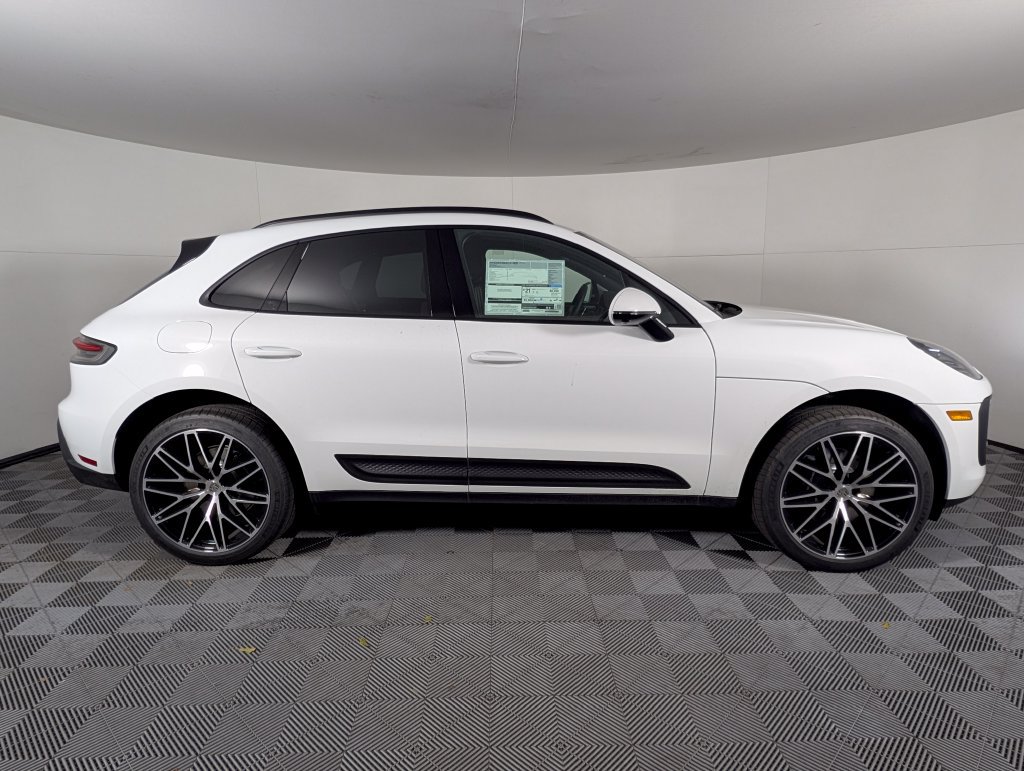 New 2026 Porsche Macan AWD/4WD image 8
