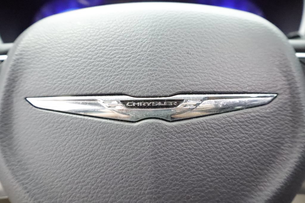 Certified 2024 Chrysler Pacifica Touring-L FWD image 25