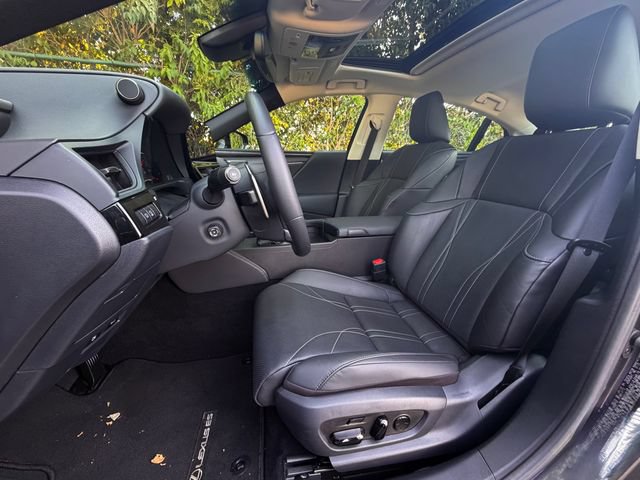 Certified 2025 Lexus ES 300h Ultra Luxury w/ Accessory Package (Z1) FWD image 14
