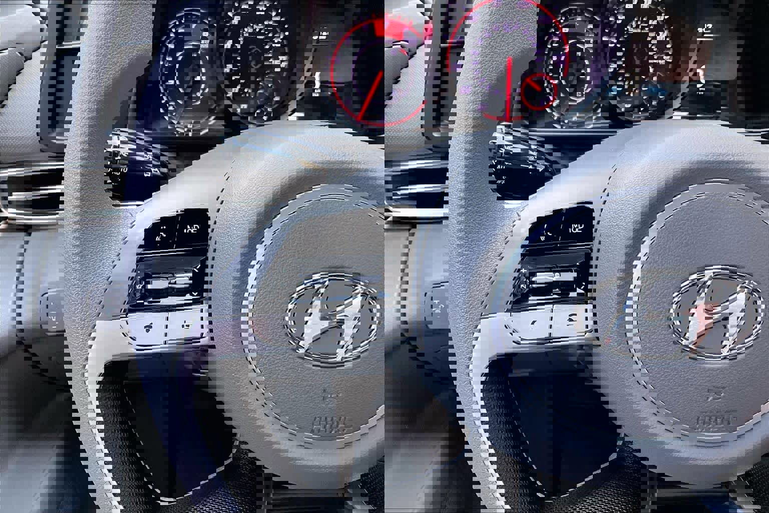 Used 2023 Hyundai Elantra SEL w/ Preferred Accessory Package image 23