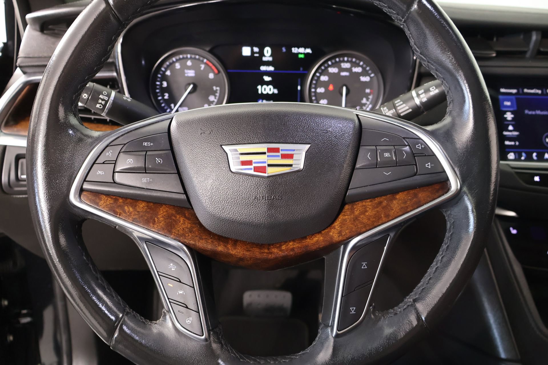 Used 2021 Cadillac XT5 Premium Luxury FWD image 3