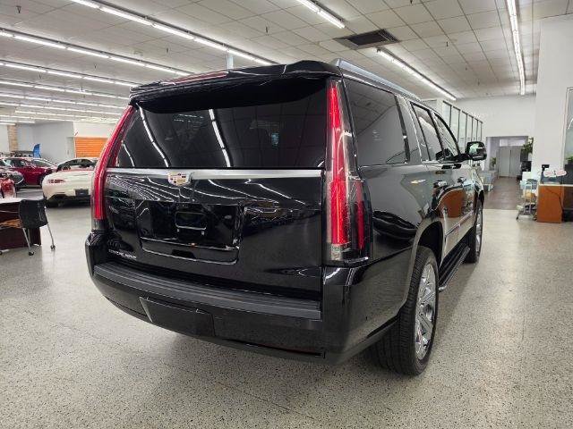 Used 2020 Cadillac Escalade Luxury AWD/4WD image 5