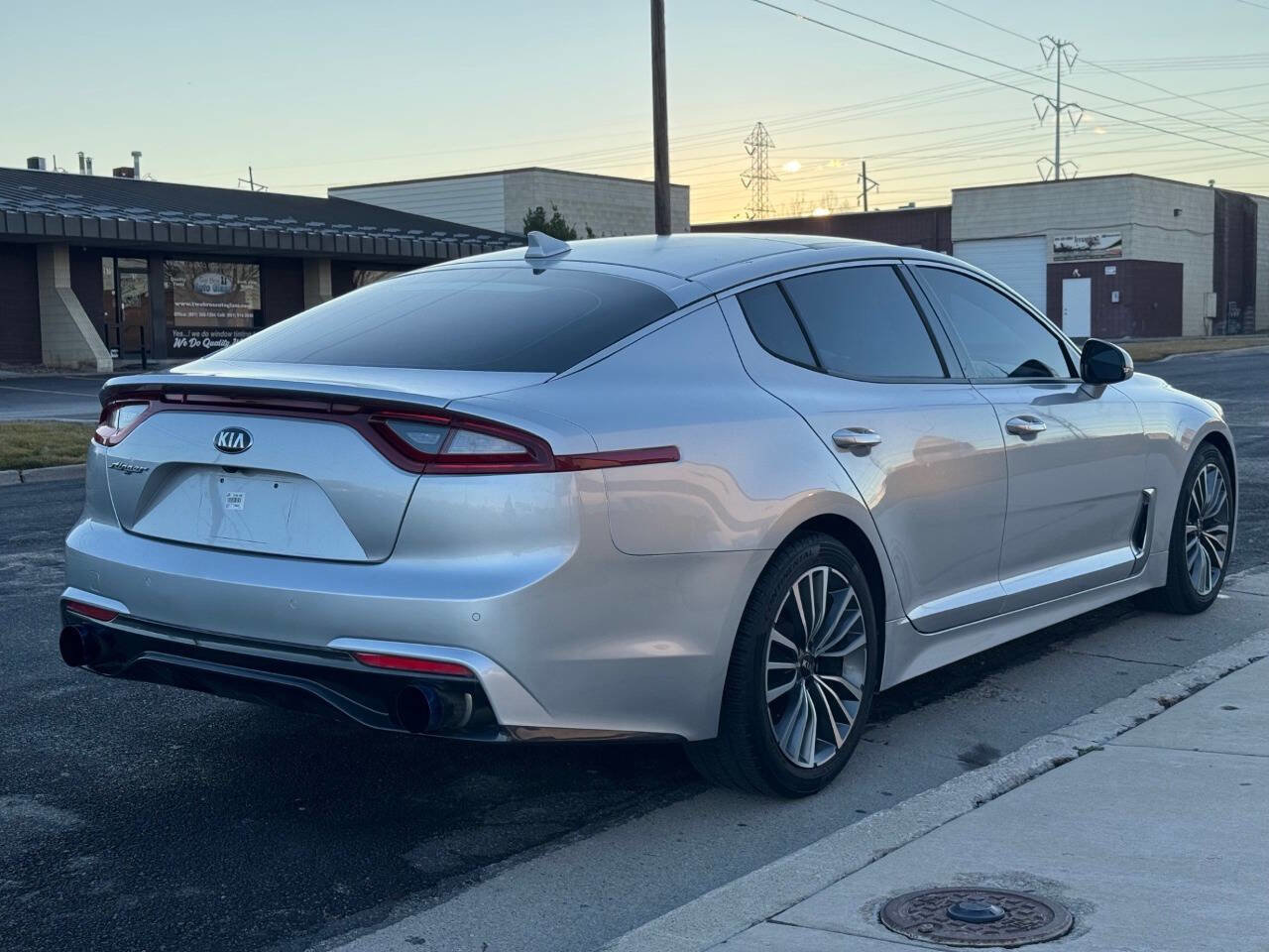 Used 2018 Kia Stinger Premium image 3