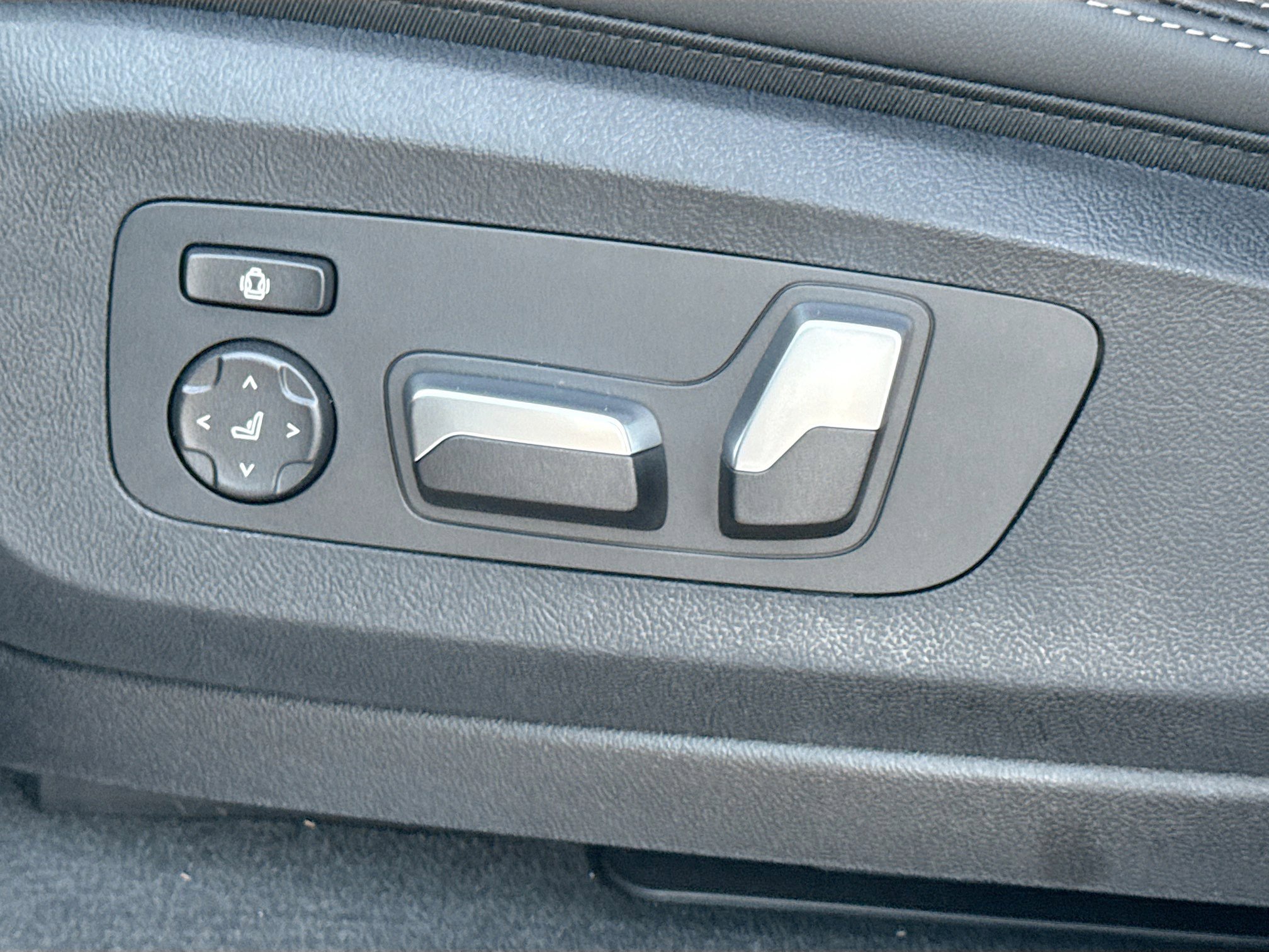 New 2026 BMW X5 sDrive40i w/ Parking Assistance Package image 26