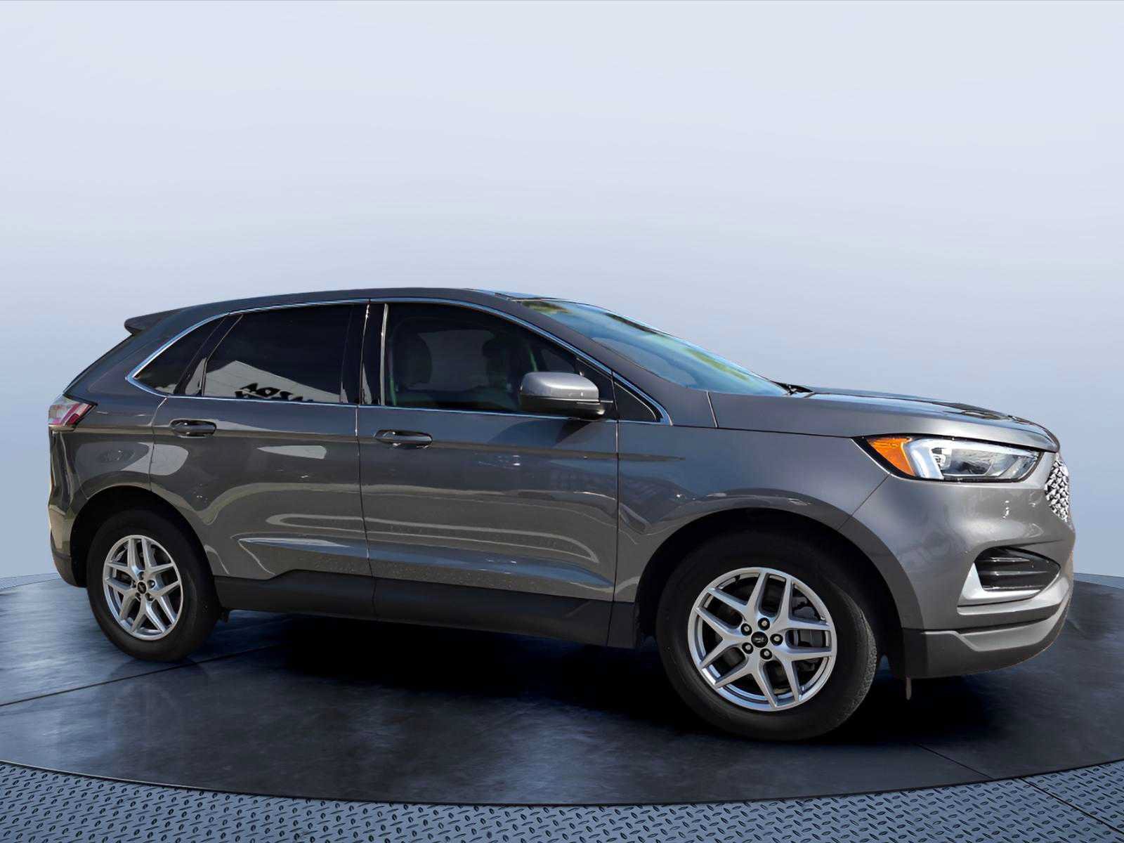 Used 2024 Ford Edge SEL AWD/4WD image 1
