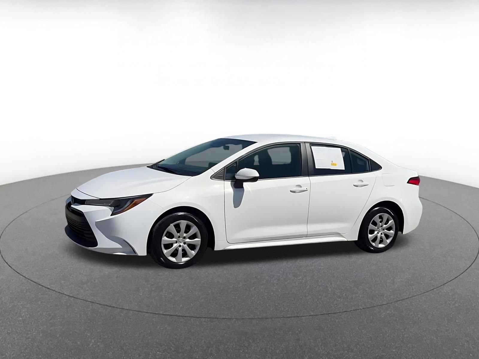 Used 2025 Toyota Corolla LE FWD image 10
