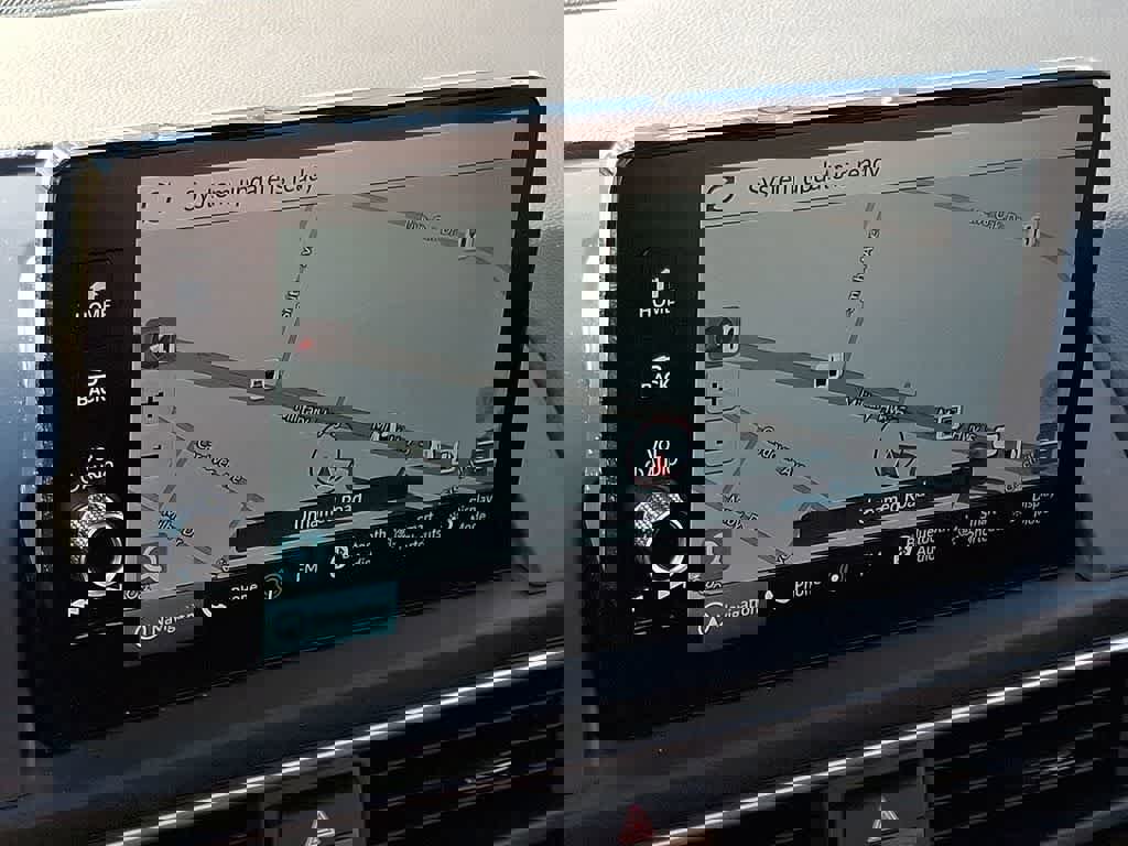 Used 2025 Honda Pilot Elite image 17