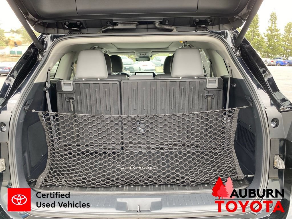 Certified 2024 Toyota Highlander Platinum AWD/4WD image 13
