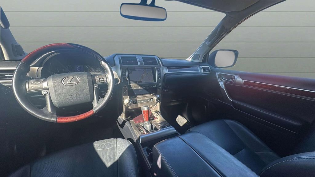 Used 2017 Lexus GX 460 Premium w/ Premium Package AWD/4WD image 13