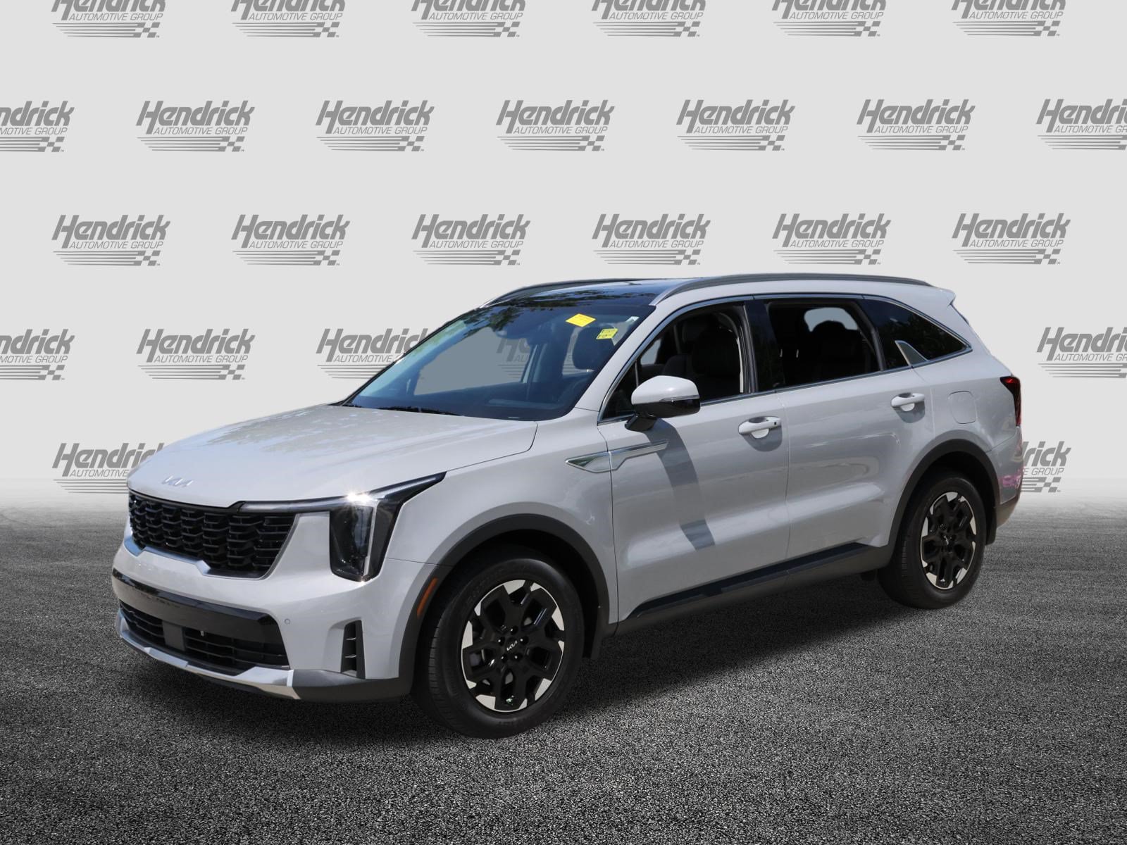 Used 2025 Kia Sorento S w/ Panoramic Sunroof Package FWD image 5