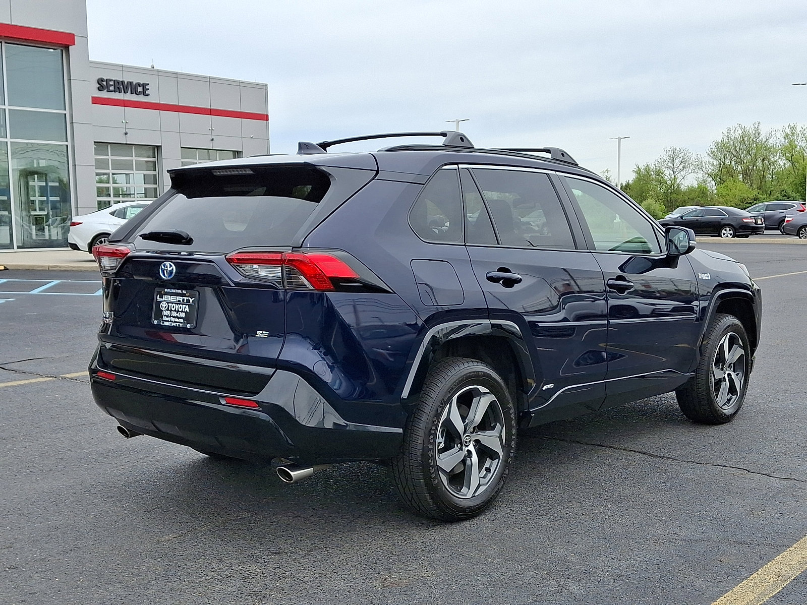 Used 2023 Toyota RAV4 SE w/ Weather & Moonroof Package AWD/4WD image 6