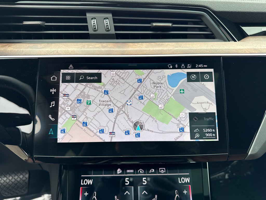 Used 2023 Audi e-tron Premium Plus w/ Premium Plus Package AWD/4WD image 19