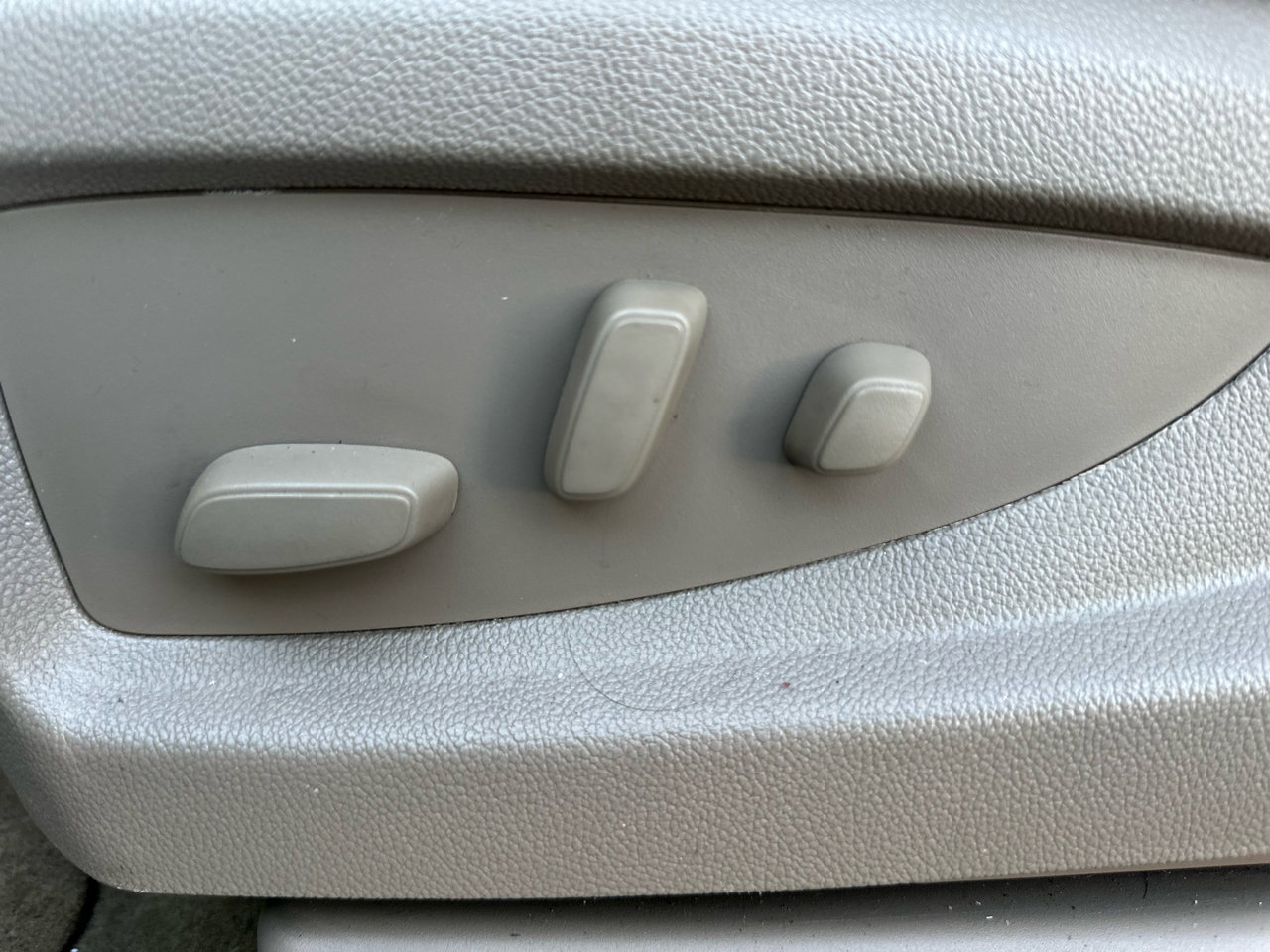 Used 2016 Chevrolet Suburban LT w/ LT Signature Package image 21