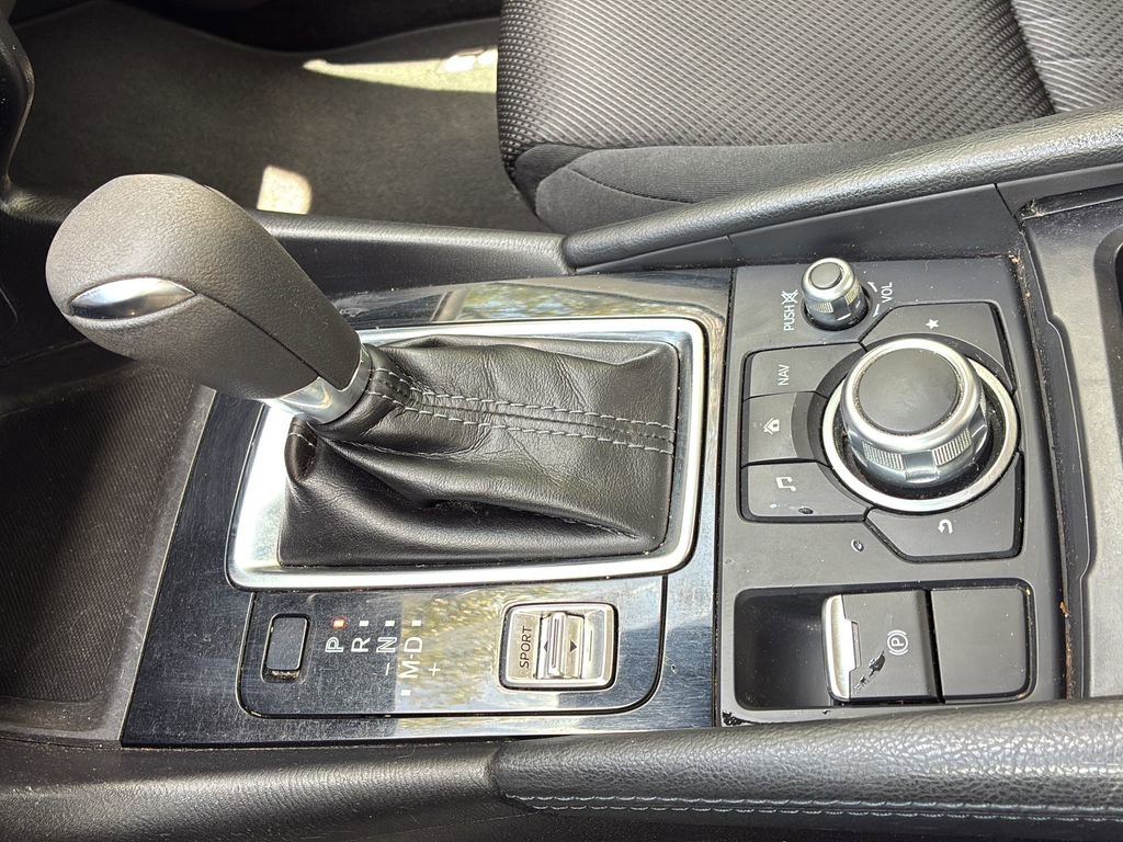 Used 2018 MAZDA MAZDA3 Sport FWD image 28