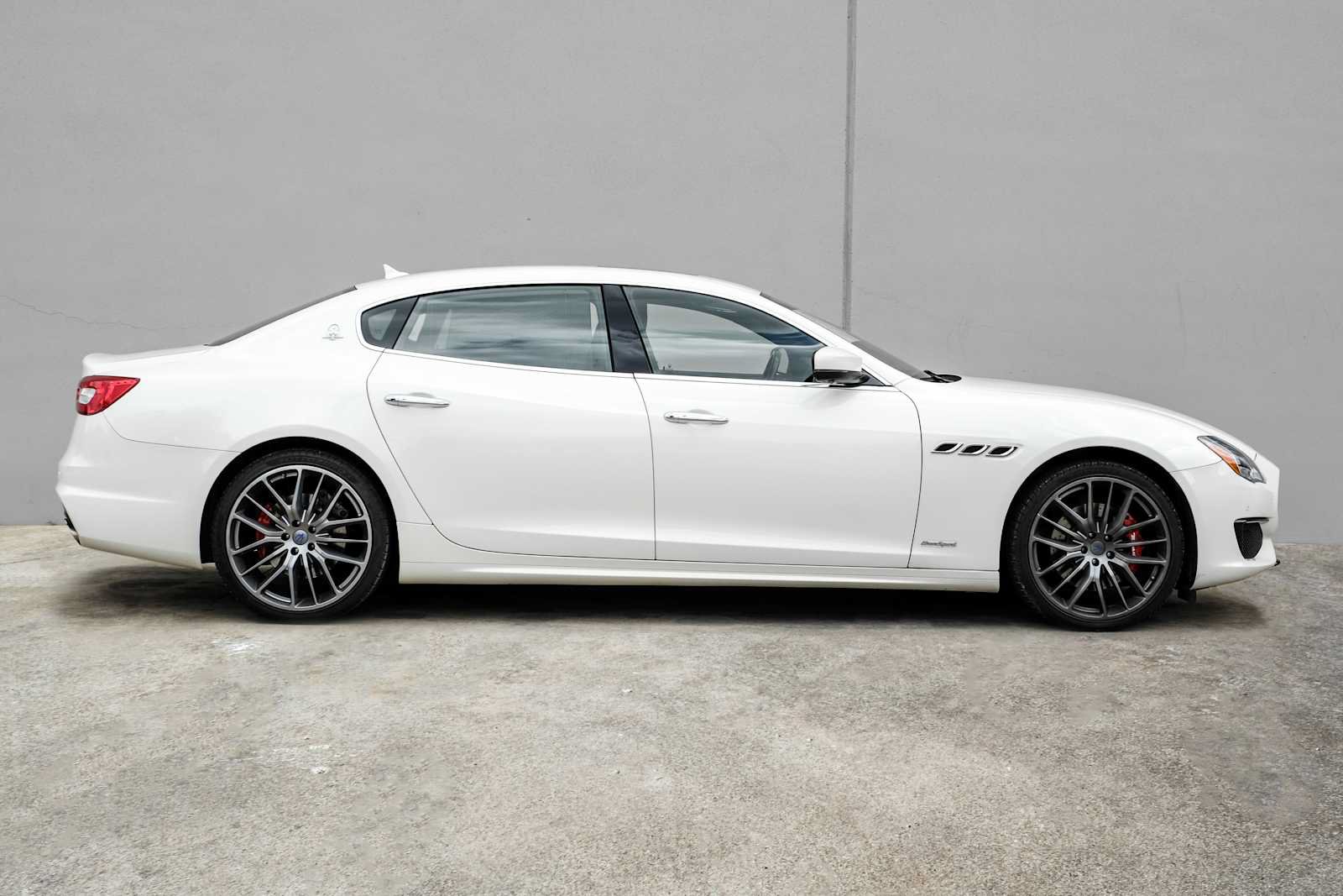Used 2018 Maserati Quattroporte S GranSport Q4 AWD/4WD image 8