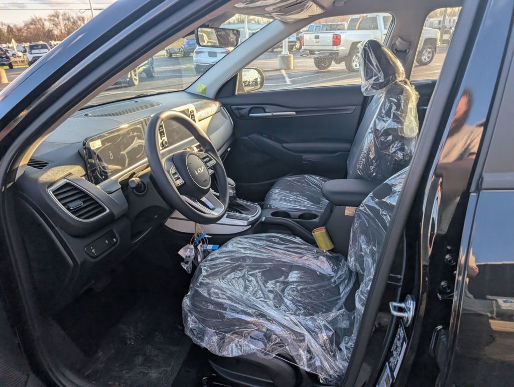 New 2026 Kia Seltos LX image 14